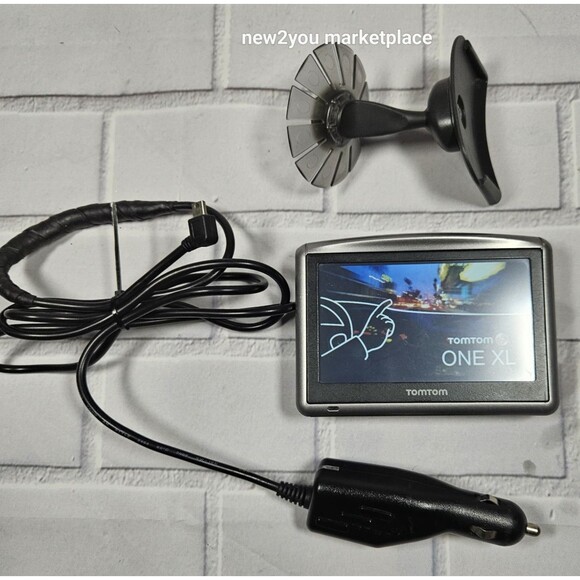 TomTom One XL 4S00.008 GPS Bluetooth Navigator Touch Screen 4.3" Maps Tom Tom - Picture 1 of 16